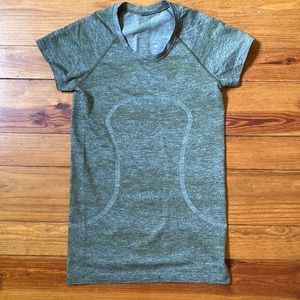 Lululemon green swiftly tech short sleeve shirt size 6
